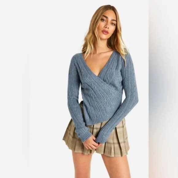 NWT, BOOHOO, size small, SOFT KNIT CABLE KNIT ASYMMETRIC WRAP JUMPER - Picture 7 of 7